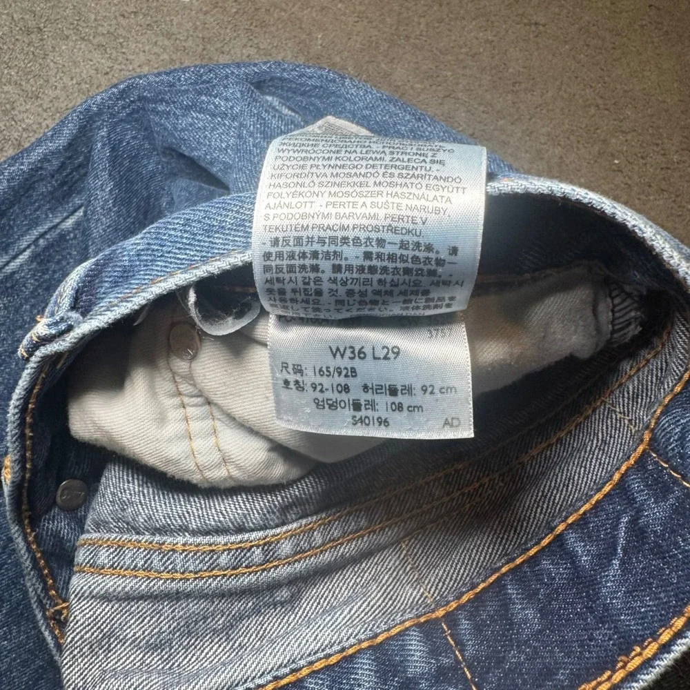 Levis 505 Regular Fit Jeans Mens 36x29 Medium Wash Blue Straight Leg Denim